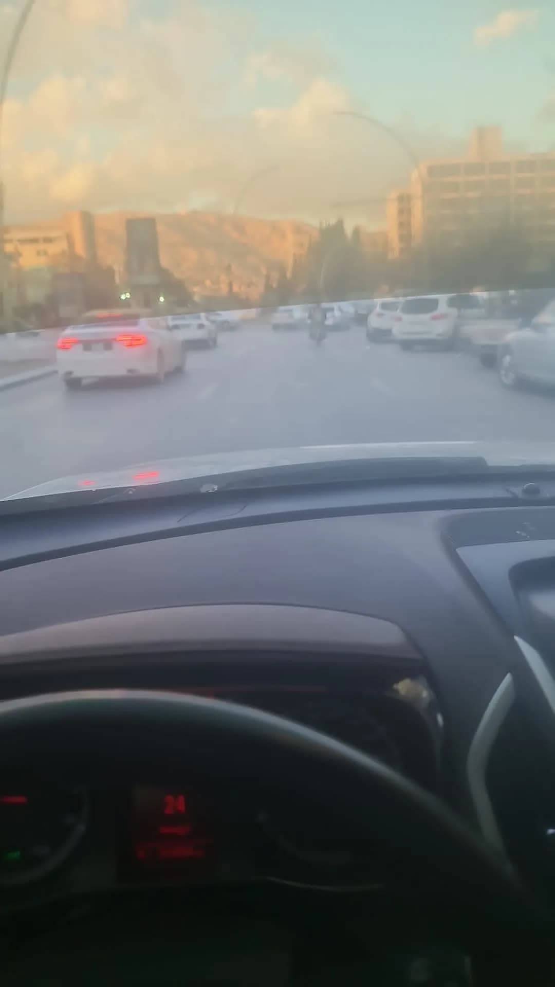 صورة من إعلان: دمشق (3)