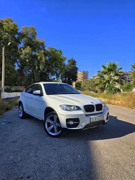 صورة من إعلان: BMW X6 (1)